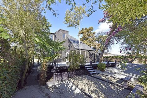 Photo of property in 210 Riverlaw Terrace, Saint Martins, Christchurch, 8022