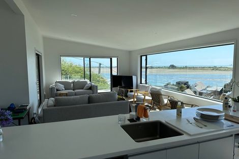 Photo of property in 1a Moncks Spur Road, Redcliffs, Christchurch, 8081