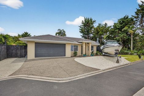 Photo of property in 6d Clearwater Cove, West Harbour, Auckland, 0618