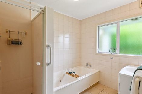 Photo of property in 3a Iti Grove, Waikanae, 5036