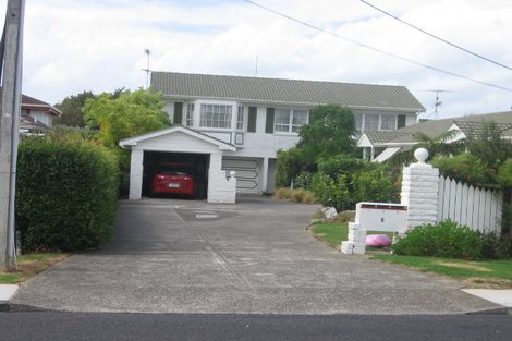 Photo of property in 2/5 Waterloo Road, Milford, Auckland, 0620