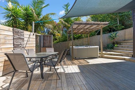 Photo of property in 113 Vipond Road, Stanmore Bay, Whangaparaoa, 0932