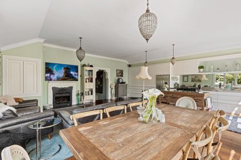 Photo of property in 122 Hine Street, New Plymouth, 4310