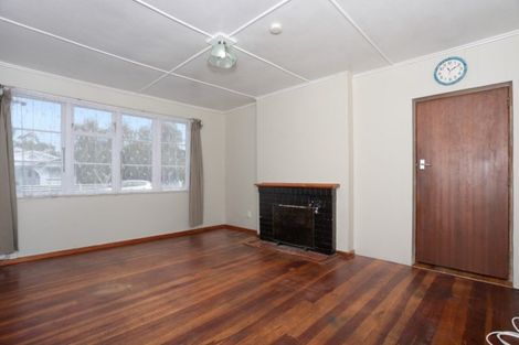 Photo of property in 17 Lyon Street, Marton, 4710