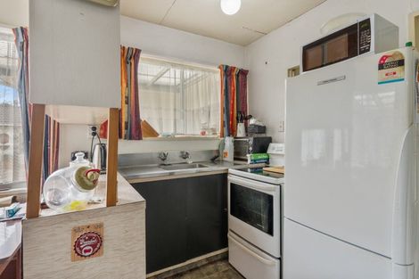 Photo of property in 79 Pahiatua Street, Hokowhitu, Palmerston North, 4410