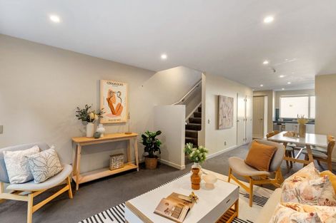 Photo of property in 9/8 Thatcher Crescent, Crofton Downs, Wellington, 6035