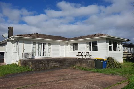 Photo of property in 61 Gloria Avenue, Te Atatu Peninsula, Auckland, 0610