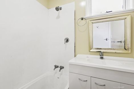 Photo of property in 23 Makara Road, Karori, Wellington, 6012
