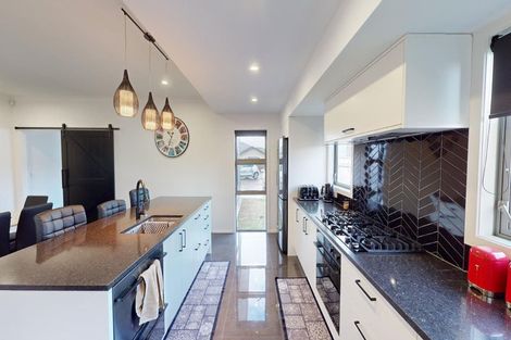 Photo of property in 12 Ivy Lane, Kelvin Grove, Palmerston North, 4414