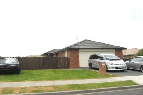 Photo of property in 28 Morewa Place, Takanini, 2112