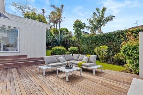 Photo of property in 16 Prestige Place, Castor Bay, Auckland, 0620