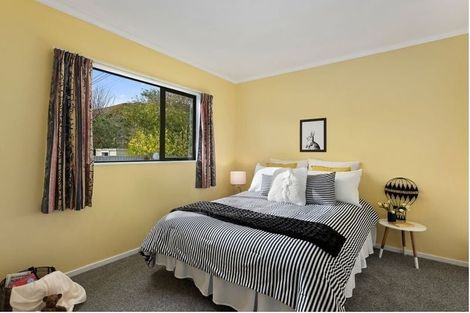 Photo of property in 126 Hewer Crescent, Naenae, Lower Hutt, 5011