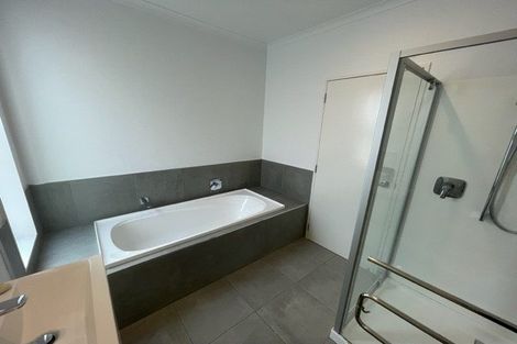 Photo of property in 4 Shelduck Way, Hobsonville, Auckland, 0616