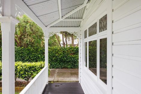 Photo of property in 294 Grey Street, Palmerston North, 4414
