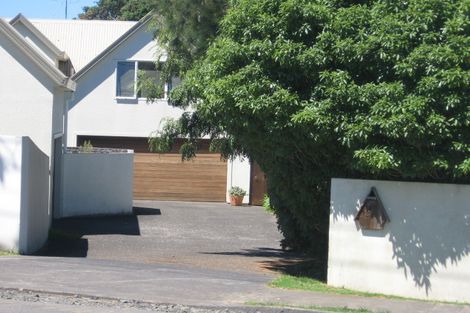 Photo of property in 2/63 Stanley Avenue, Milford, Auckland, 0620