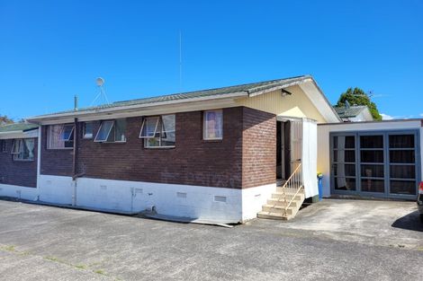 Photo of property in 2/3204 Great North Road, New Lynn, Auckland, 0600