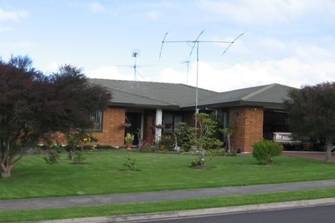 Photo of property in 5 Kath Hopper Drive, Orewa, 0931