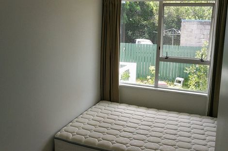 Photo of property in 41 Yeovil Road, Te Atatu Peninsula, Auckland, 0610