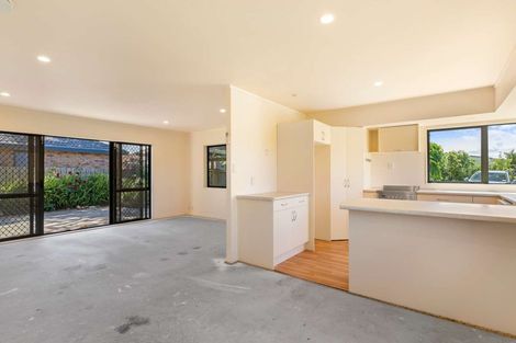 Photo of property in 10 Magnolia Drive, Waiuku, 2123