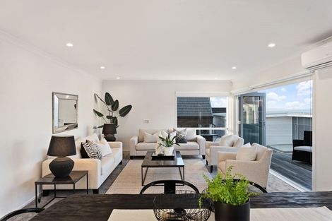 Photo of property in 131 Churchill Road, Rothesay Bay, Auckland, 0630
