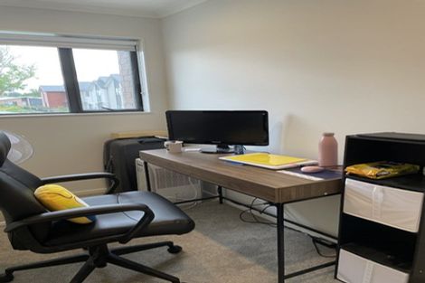 Photo of property in 39 Nganui Avenue, Takanini, 2112
