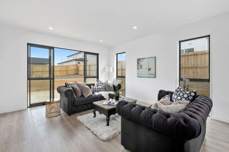 Photo of property in 8 Dinning Road, Riverhead, 0820