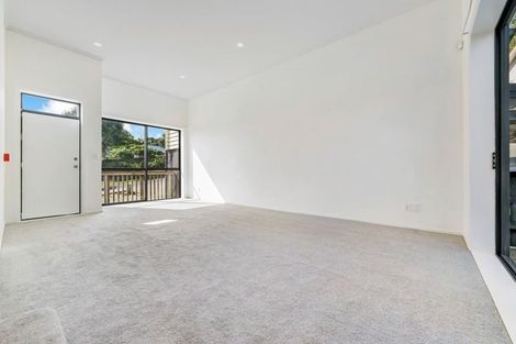 Photo of property in 4/2 Swan Hill Drive, Glen Eden, Auckland, 0602