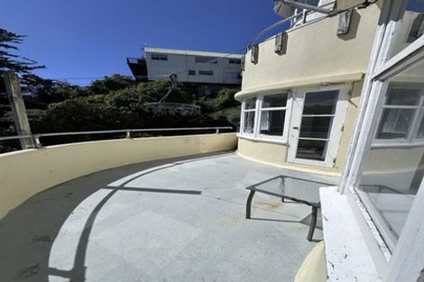 Photo of property in 20u2 Saint Michaels Crescent, Kelburn, Wellington, 6012