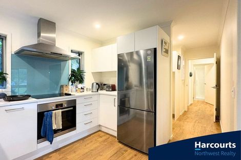 Photo of property in 296 Motutara Road, Muriwai, Waimauku, 0881