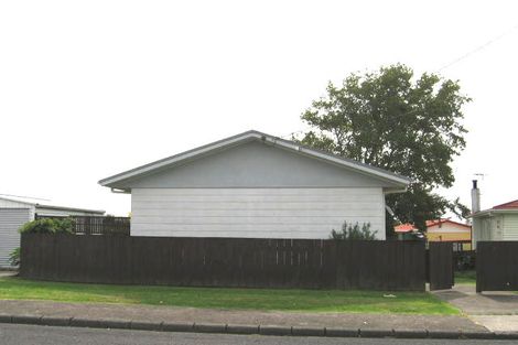 Photo of property in 2a Marlene Avenue, Te Atatu South, Auckland, 0610