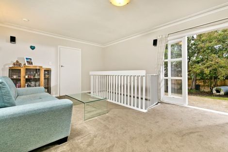 Photo of property in 123 Millbrook Road, Sunnyvale, Auckland, 0612