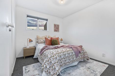 Photo of property in 10 Beauchamp Drive, Massey, Auckland, 0614