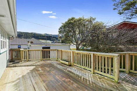 Photo of property in 9 Kowhai Street, Tawa, Wellington, 5028