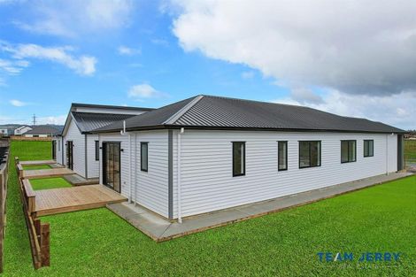 Photo of property in 25 Huringa Road, Karaka, 2113