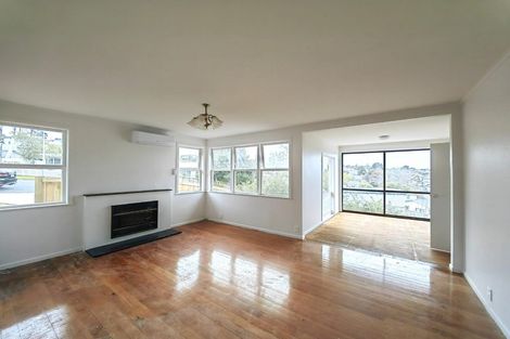 Photo of property in 11 Cypress Place, Sunnynook, Auckland, 0620