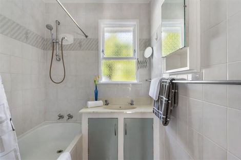 Photo of property in 109 Weldene Avenue, Glenfield, Auckland, 0629