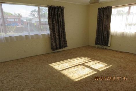 Photo of property in 4 Helleur Road, Massey, Auckland, 0614