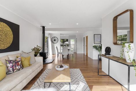 Photo of property in 91 Santiago Crescent, Unsworth Heights, Auckland, 0632