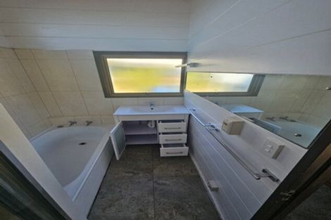 Photo of property in 33 Eskdale Road, Papakowhai, Porirua, 5024