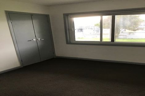 Photo of property in 3 Rogers Avenue, Eastern Beach, Auckland, 2012