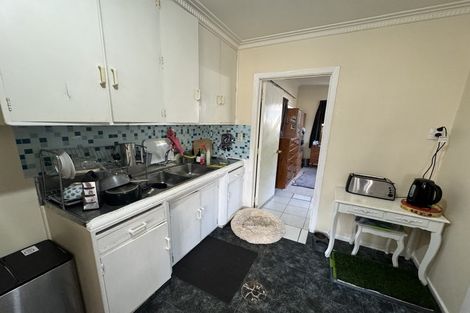 Photo of property in 3170 Great North Road, New Lynn, Auckland, 0600