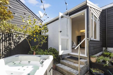 Photo of property in 23f2 Box Hill, Khandallah, Wellington, 6035