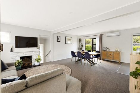 Photo of property in 27 Roby Street, Te Atatu Peninsula, Auckland, 0610