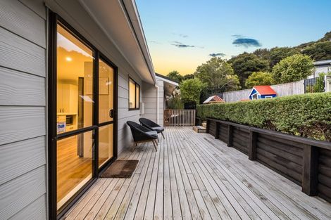 Photo of property in 19 Seagull Place, Whitby, Porirua, 5024