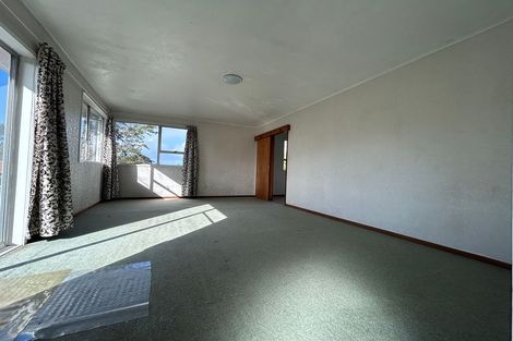 Photo of property in 3 Tahu Crescent, Sunnynook, Auckland, 0620