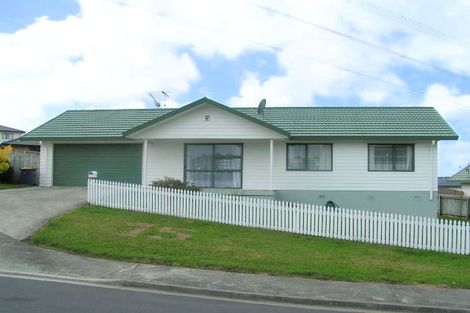 Photo of property in 15 Killygordon Place, Massey, Auckland, 0614