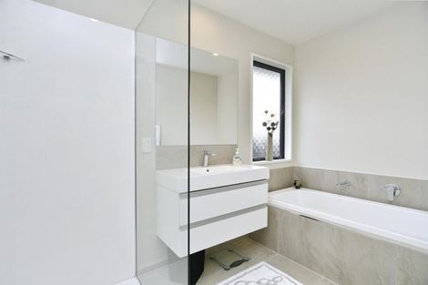 Photo of property in 2 Stratford (pvt) Way, Rangiora, 7400