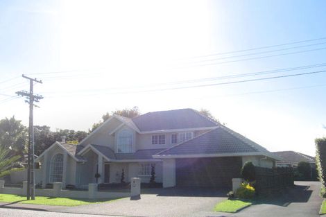 Photo of property in 1/207 Bleakhouse Road, Mellons Bay, Auckland, 2014