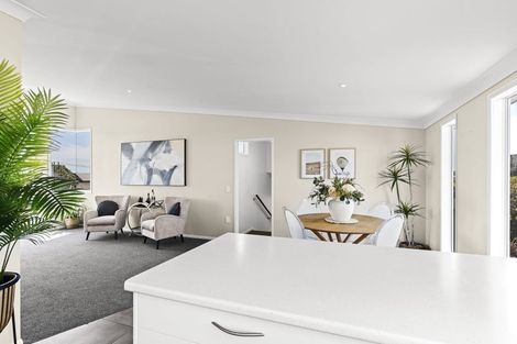 Photo of property in 9 Calvert Road, Moturoa, New Plymouth, 4310