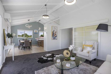 Photo of property in 56 Walworth Avenue, Pakuranga Heights, Auckland, 2010